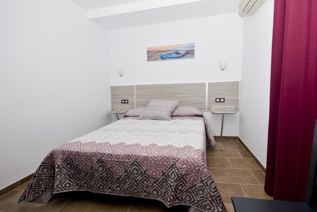 Hostal Maria Jose Conil De La Frontera Eksteriør bilde